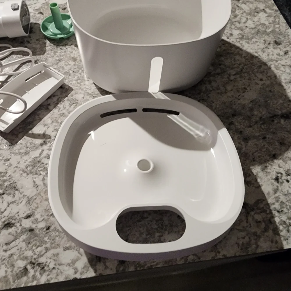 New In Box Smart Wireless Pet Water Fountain